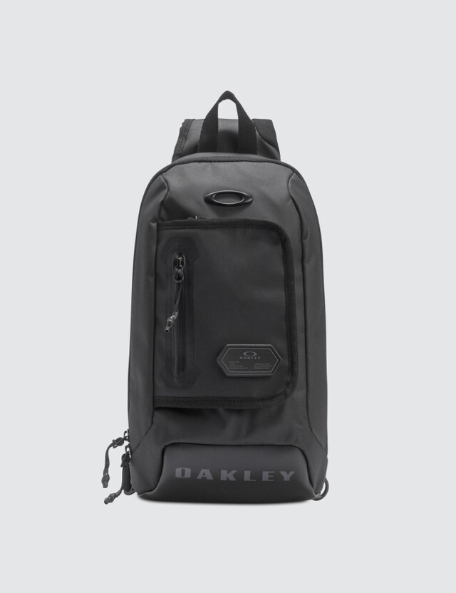 training backpack 1 oakley