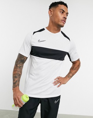 Economie radicaal Pardon Nike Football academy t-shirt with chest stripe in white - ShopStyle
