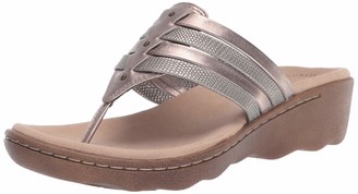 clarks silver flip flops