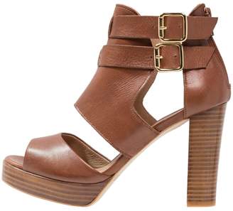 Mentor High heeled sandals brown