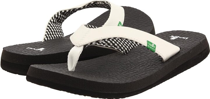 Sanuk Yoga Mat Women's Sandals White : 5 B - Medium, Synthetic