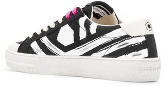 Moa Master Of Arts printed low-top sneakers