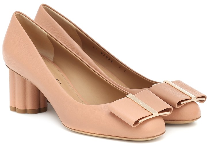 ferragamo capua pump