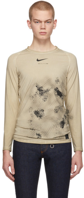 beige nike t shirt