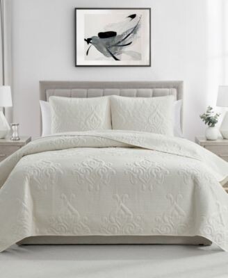 VCNY Home Solomun Pinsonic Damask Quilt Sets