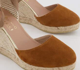 Gaimo for OFFICE Ankle Wrap Heels Tan Suede Gold Rand