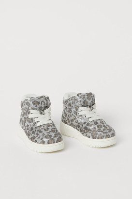 h and m girls trainers