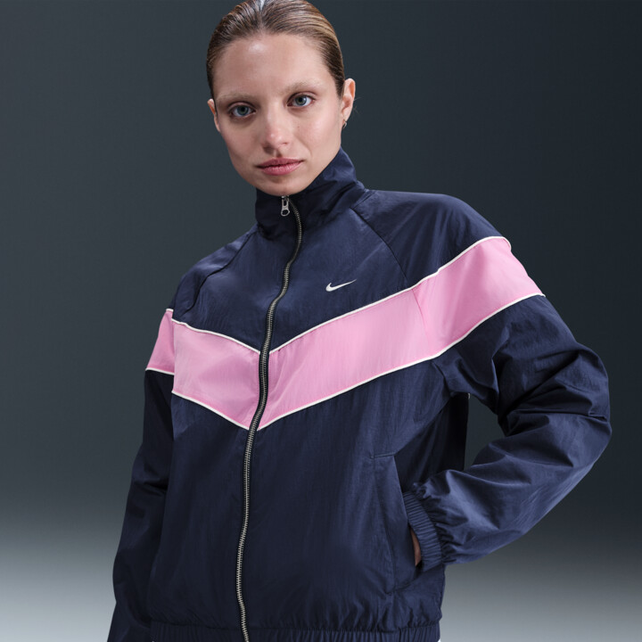 Nike Women's Windrunner Loose UV Woven Full-Zip Jacket in Blue | FV6304-410