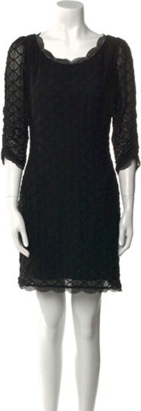 Joie Shift Dress Black Lace Trim Embellishment Three-Quarter Sleeve with Scoop Neck Button Closure at Back Size not listed, estimated from measurements. Designer