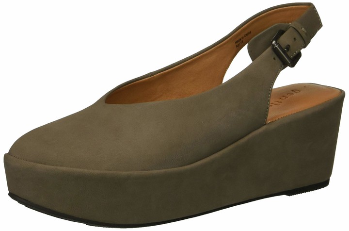 closed toe platform wedges