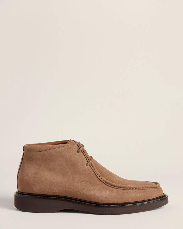 sand chukka boots