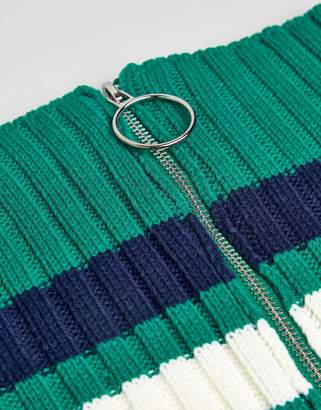 ASOS DESIGN Knitted Infinity scarf In Green With Stripe And Ring Zip Pull