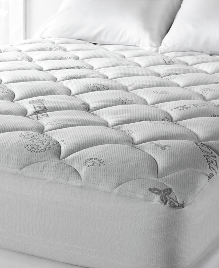 Spa Luxe Super Plush Cool Touch Plush Mattress Pad Queen