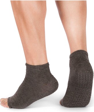 Tucketts Anklet Toeless Non-Slip Grip Socks Made in Colombia Full Ankle  Style Perfect for Yoga Barre Pilates One Size Fits Most 1 Pair Graphic  Black & White - ShopStyle