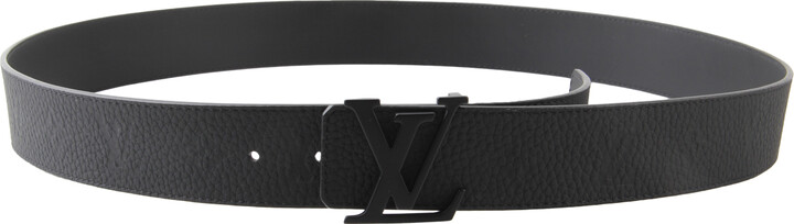 Used] LOUIS VUITTON Taiga Belt Apparel Fashion Accessories Clothing  Accessories 100/40 Glacier Gray Ash Silver Metal Fittings Grey Leather  ref.439214 - Joli Closet