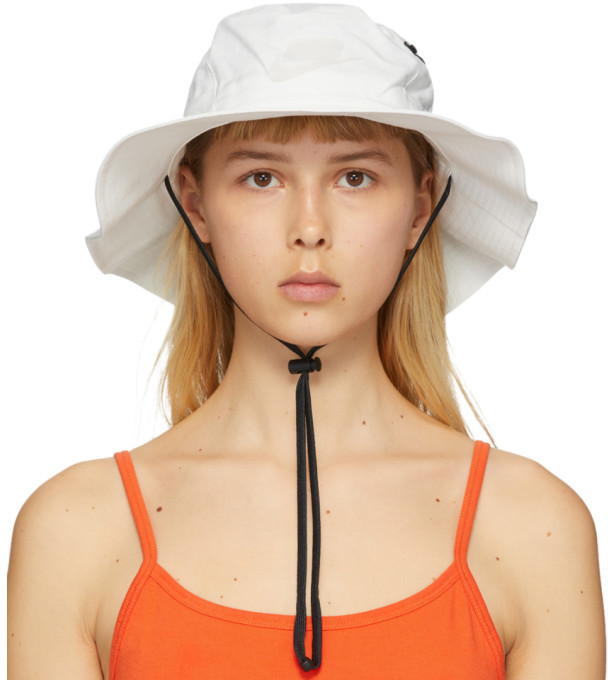 nike bucket hat canada