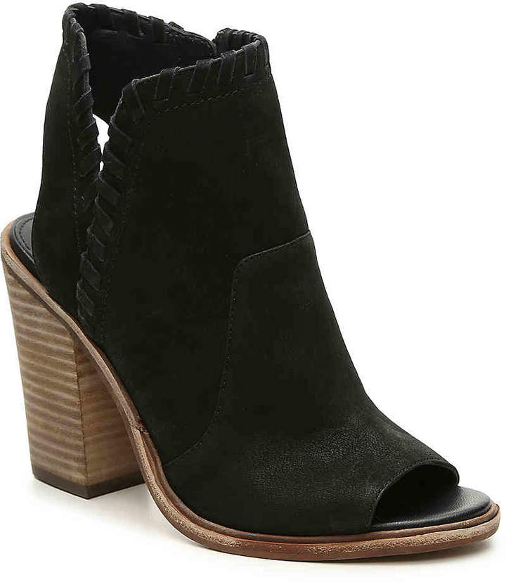 vince camuto kicetta