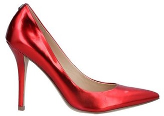 guess red shoes