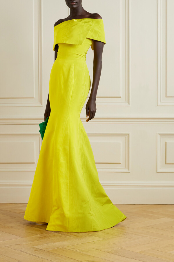 Oscar De La Renta Gowns | Shop the world's largest collection of 