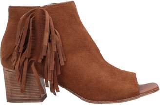 Alexandra Ankle boots