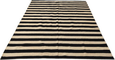 Isabelline 5'9 x 7'9 Petrella Black and White Rug