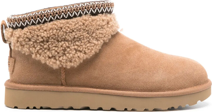 UGG Classic Ultra Mini Maxi Curly boots