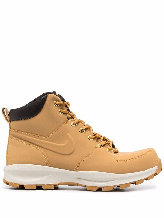 nike boots canada