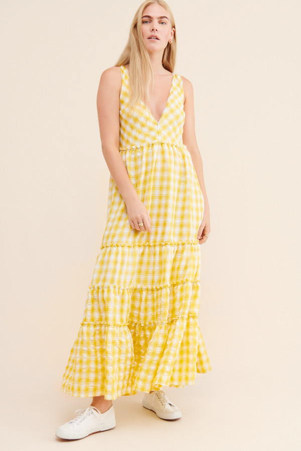 yellow pullover outfit