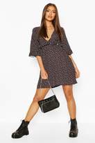 Thumbnail for your product : boohoo Ruffle Detail Smock Dress In Moon Print