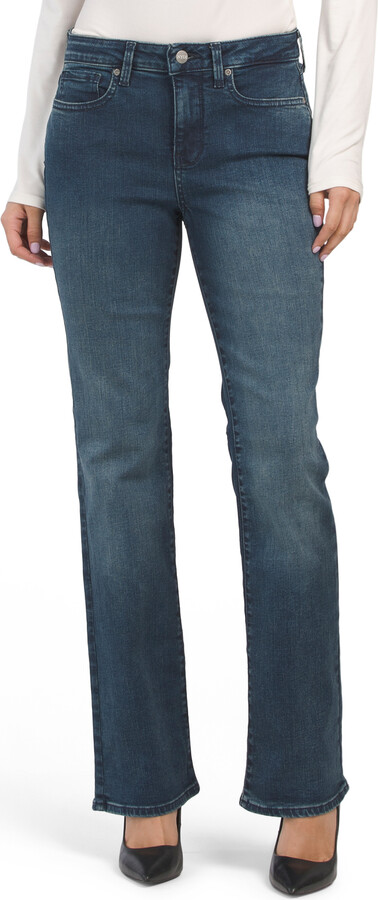 Best Bootcut Jeans for Wide Hips and Thighs