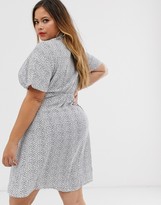 Thumbnail for your product : Vero Moda Curve tea dress in mono print
