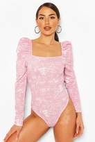Thumbnail for your product : boohoo Renaissance Print Puff Sleeve Body