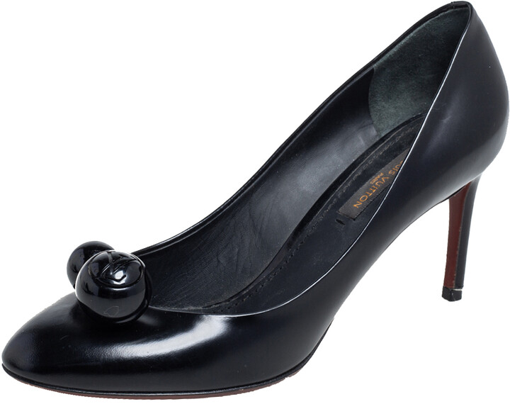 LOUIS VUITTON Betty black patent leather pumps Very good condition.38,5 IT  ref.712441 - Joli Closet