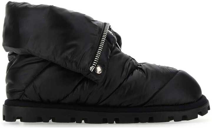 round toe flat boots