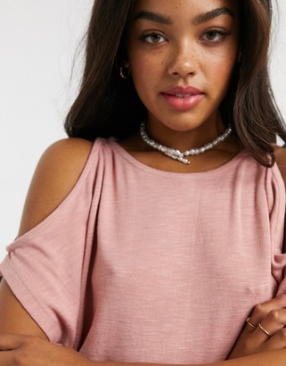 New Look fine knit cold shoulder top in pink