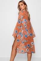 Thumbnail for your product : boohoo Plus Floral Midi Length Kimono