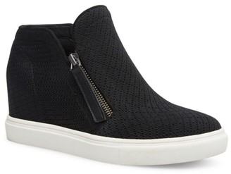madden girl gemma slip on casual shoe