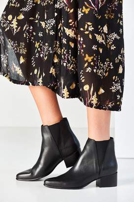 Urban Outfitters Pola Leather Chelsea Boot