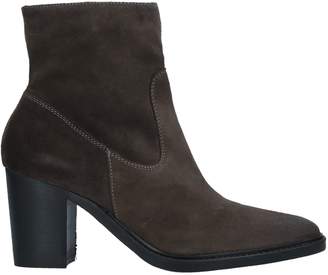 Donna Più Ankle boots - Item 11527153VO