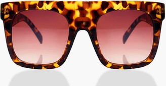 boohoo Oversized Square Plastic Sunglasses