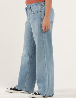 https://img.shopstyle-cdn.com/sim/8a/62/8a62bb904c8312128639a309ff8e7cb9_xlarge/rsq-womens-low-rise-straight-leg-jeans.jpg