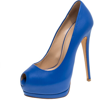 Louis Vuitton Snakeskin Peep-toe Platform Sandals Blue ref.874145 - Joli  Closet