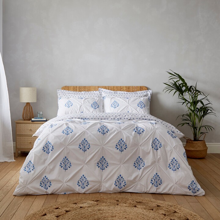 Dunelm Kamala Pintuck Blue Duvet Cover and Pillowcase Set White/Blue