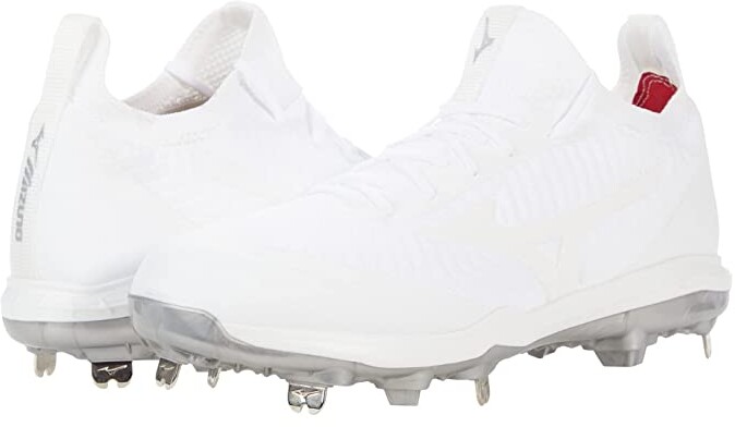 mizuno metal softball cleats