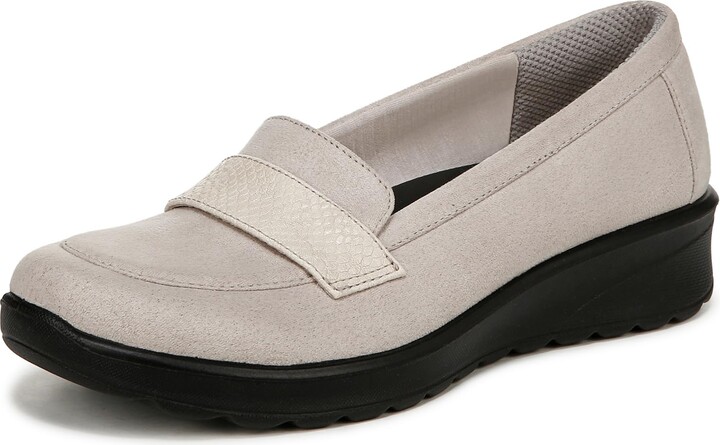 LifeStride BZees Womens Gamma 2 Comfort Loafer Loafer Sand 6 M