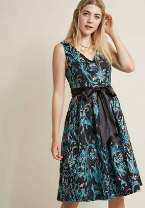 ModCloth Jacquard Fit and Flare Dress with Pockets in Vines in 2X - Sleeveless Fit & Flare Knee Length