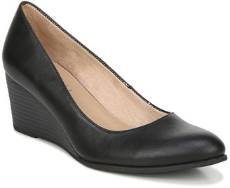 naturalizer sienna wedge pump