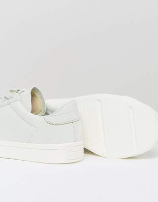 adidas Court Vantage Trainers In Pale Green