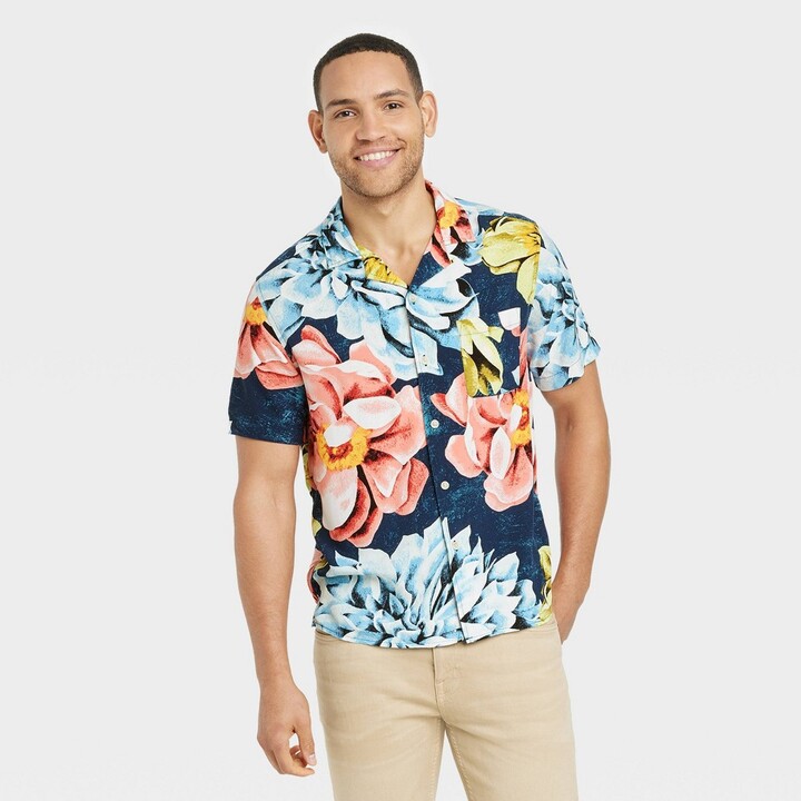 Men's Standard Fit Short Sleeve ButtonDown Shirt Goodfellow & Co