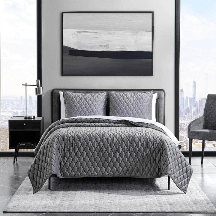 Vera Wang Diamond Velvet 3-Piece Charcoal Gray Solid Knit Polyester Queen Quilt Set